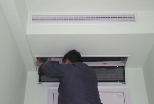 提醒大家很好不要選擇在雨天進行草莓视频在线观看污安裝。